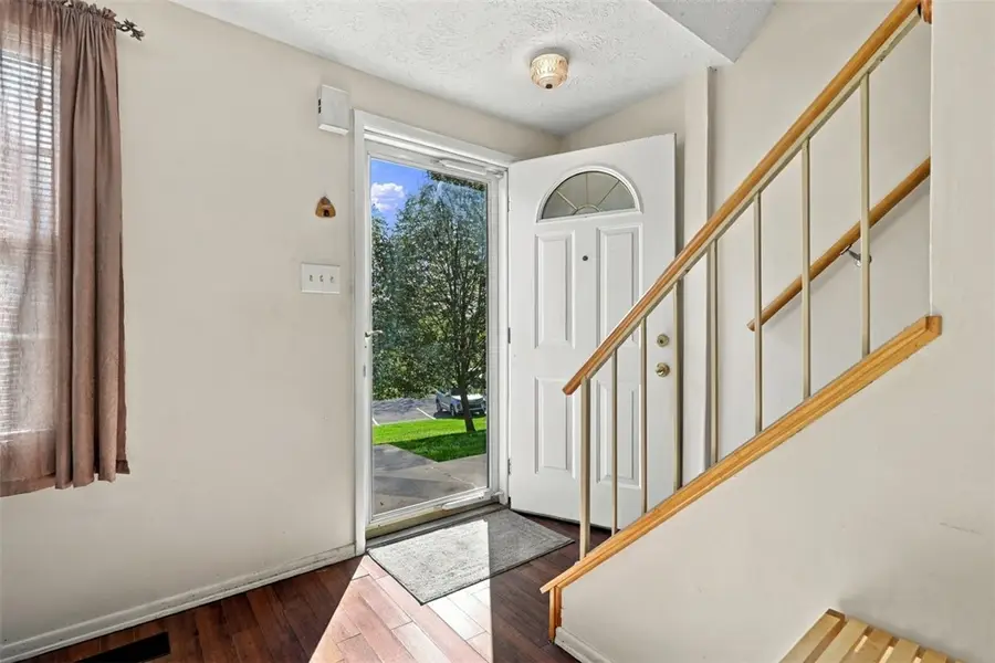 702 Countryside Dr, Robinson, PA 15136 - #2