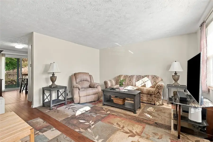702 Countryside Dr, Robinson, PA 15136 - #3