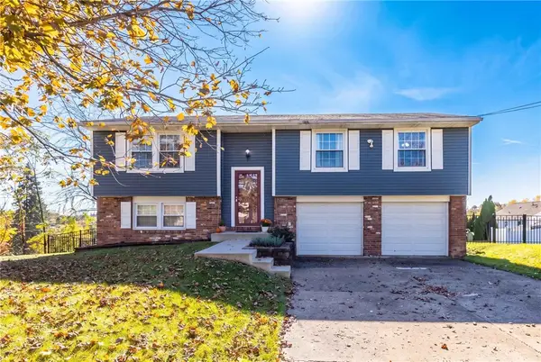 213 Windy Hill Dr, Coraopolis, PA 15108