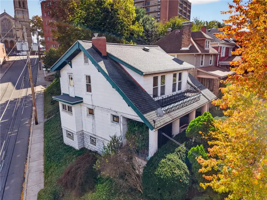 301 Lavina Ave, Pittsburgh, PA 15216 - #2