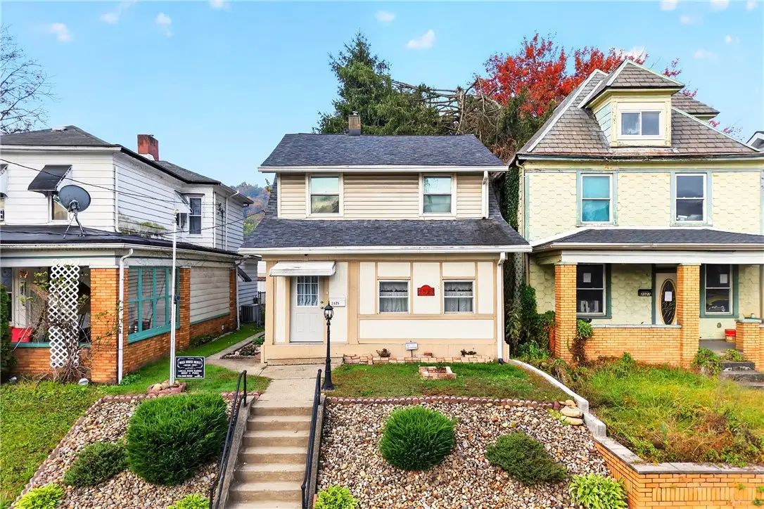 2025 7th Ave, Beaver Falls, PA 15010 - #1