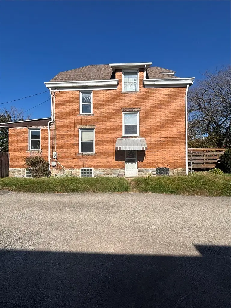 506 Hancock Ave, Vandergrift, PA 15690 - #2