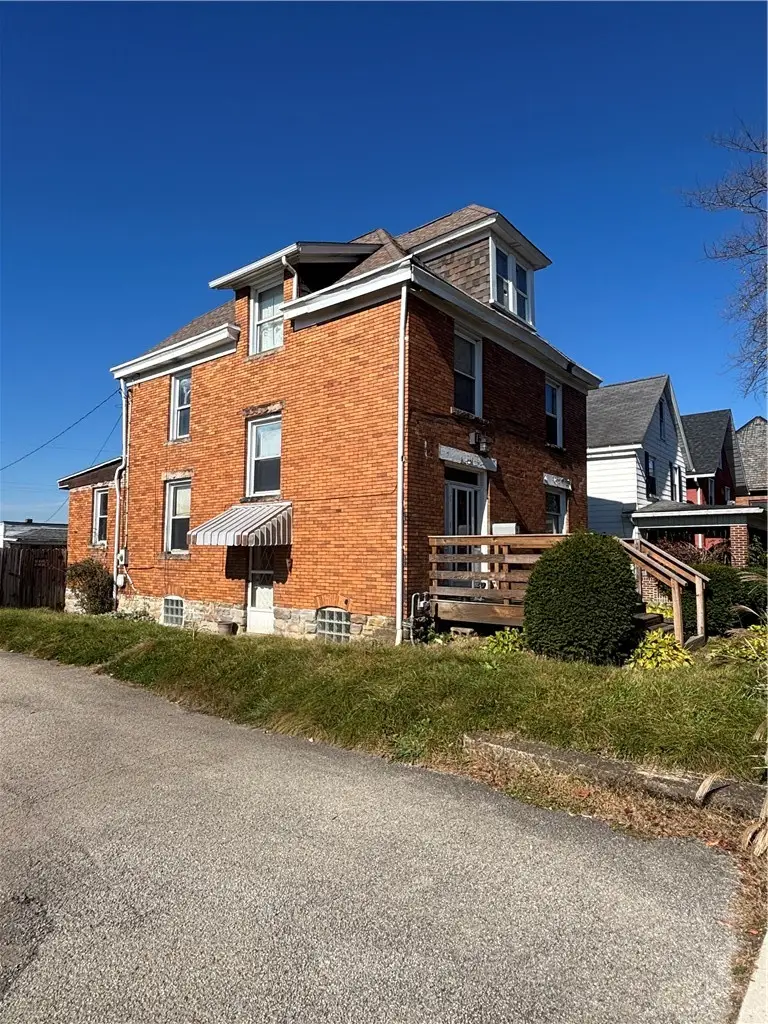 506 Hancock Ave, Vandergrift, PA 15690 - #3