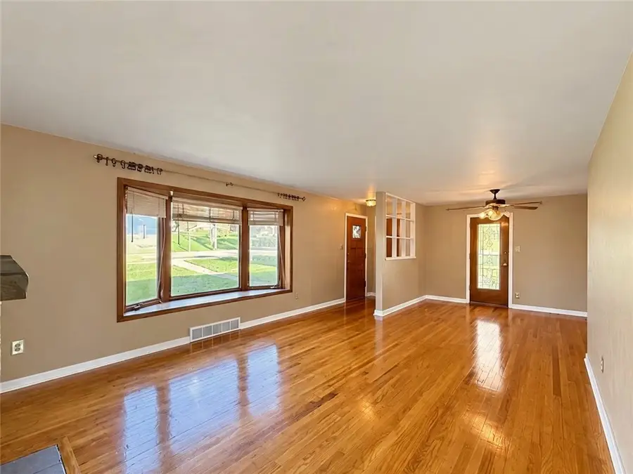 1143 Greentree Rd, Pittsburgh, PA 15220 - #2