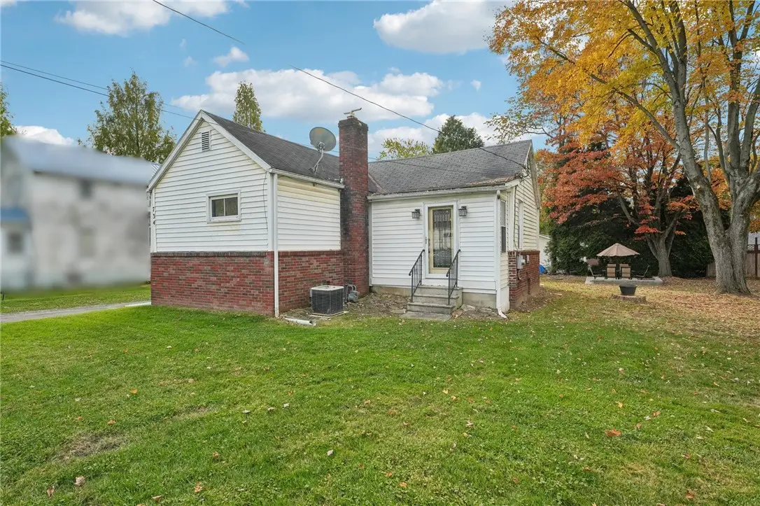 734 Harmony Fisher Ave, Ellwood City, PA 16117 - #1