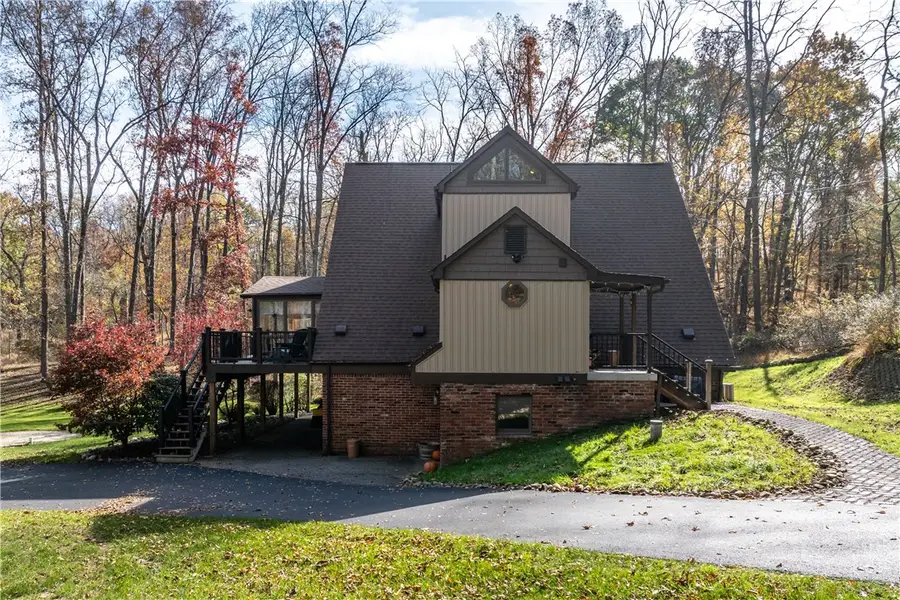 564 Taylor Dr., Canonsburg, PA 15317 - #3