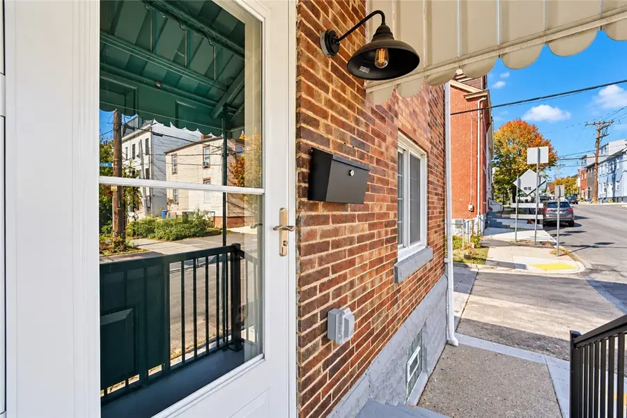 352 39th St, Pittsburgh, PA 15201 - #3