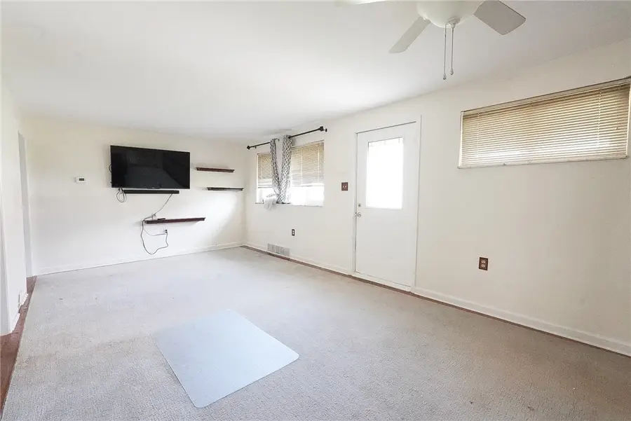 5150 Colewood Dr, Pittsburgh, PA 15236 - #3