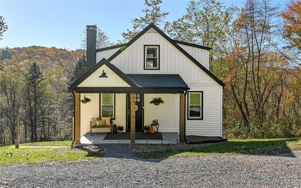 135 Grandview Rd, Ellwood City, PA 16117