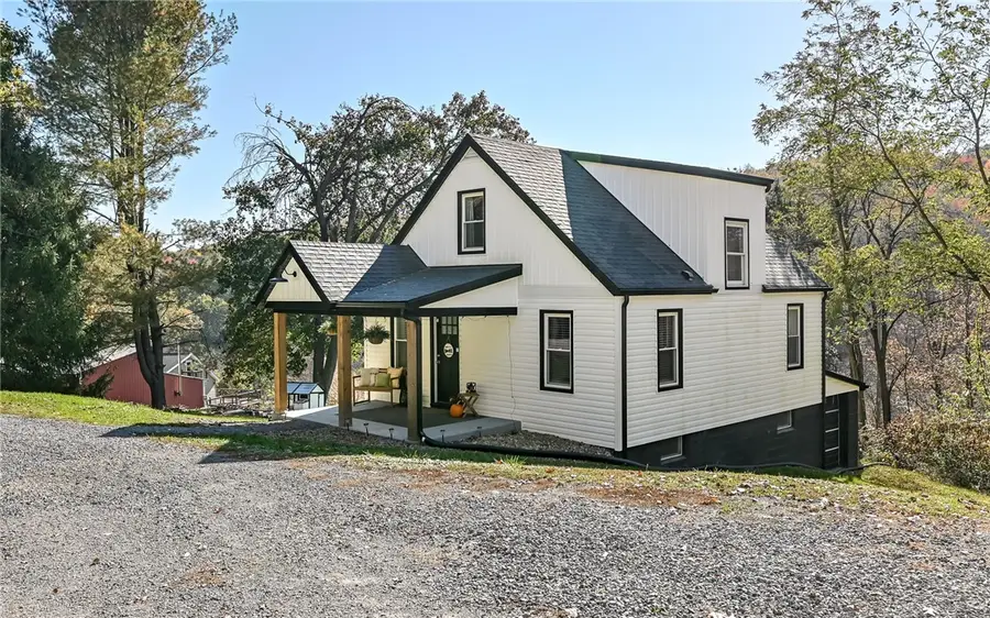 135 Grandview Rd, Ellwood City, PA 16117 - #3