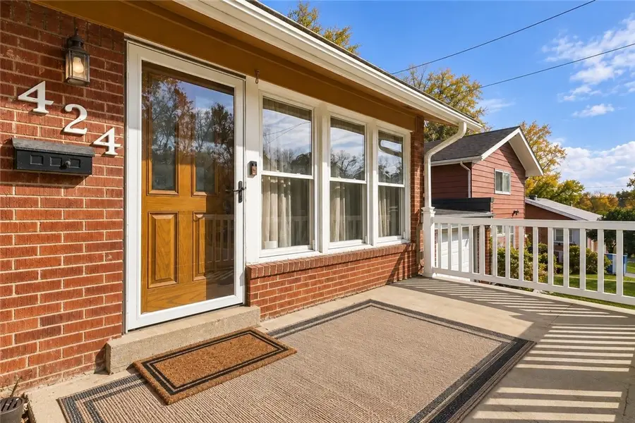 424 Elwood Dr, Pittsburgh, PA 15235 - #3