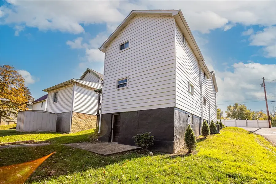 26 Sycamore St, Uniontown, PA 15401 - #3