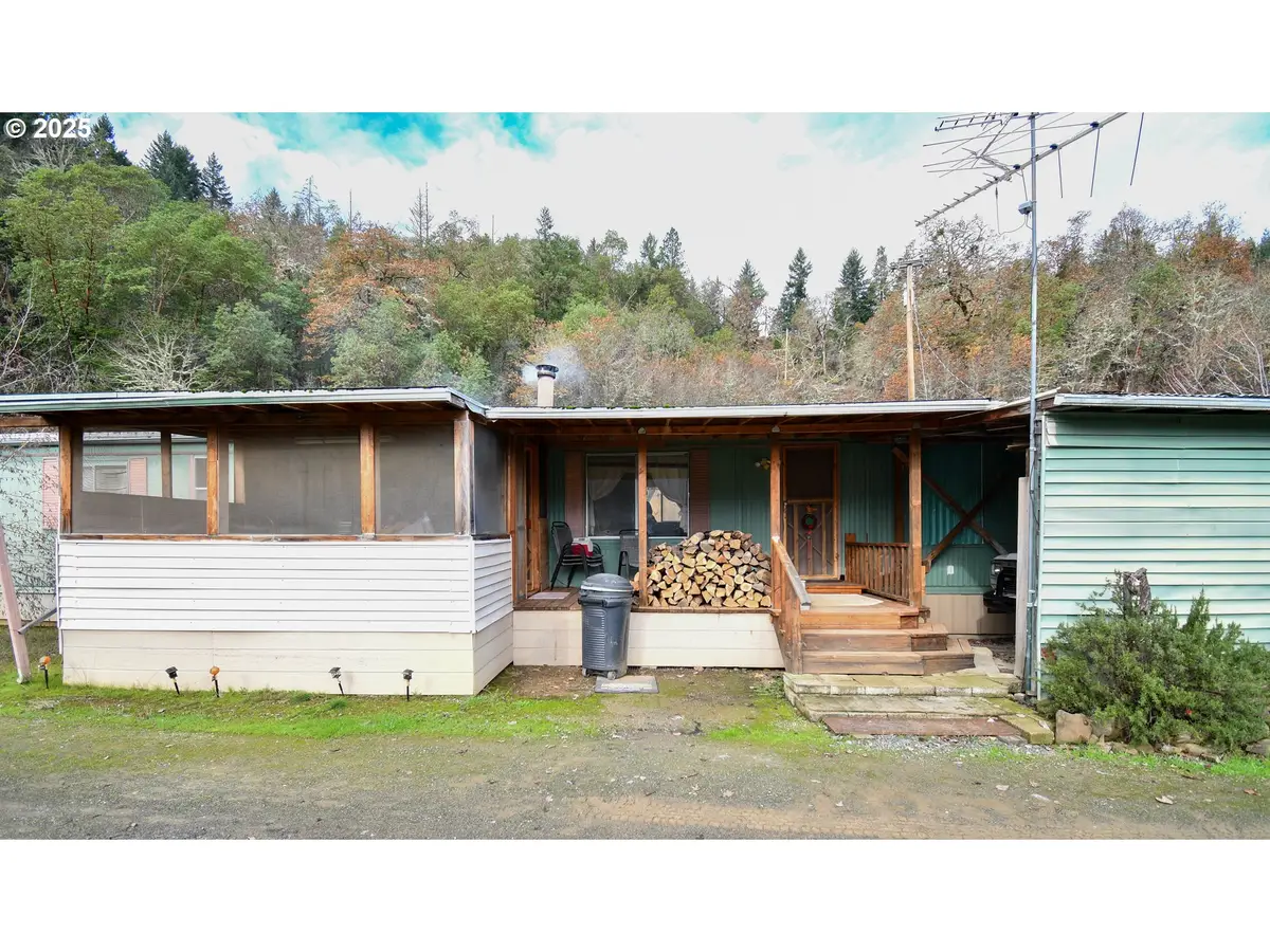 214 Thompson Rd, Riddle, OR 97469 - Image #1