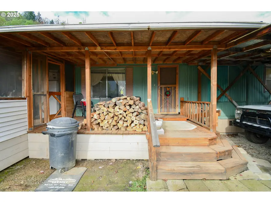 214 Thompson Rd, Riddle, OR 97469 - Image #3