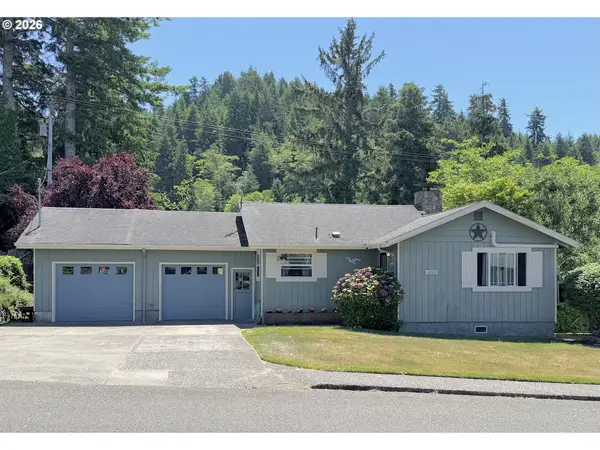 2260 Arthur Dr, Reedsport, OR 97467