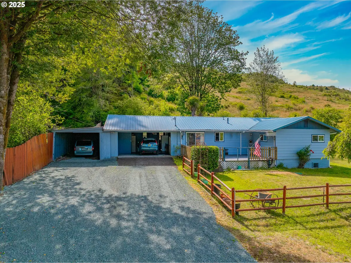 51320 Myrtle Creek Rd, Myrtle Point, OR 97458 - Image #1