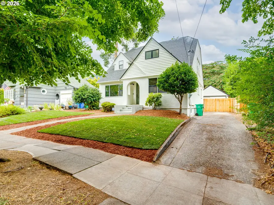 3915 Ne Stanton St, Portland, OR 97212 - #3