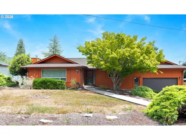 2219 NW Troost St, Roseburg, OR 97471