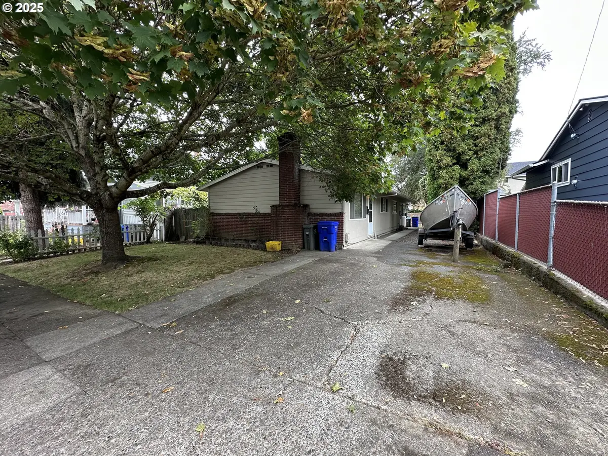 3013 SE Francis St, Portland, OR 97202 - Image #1