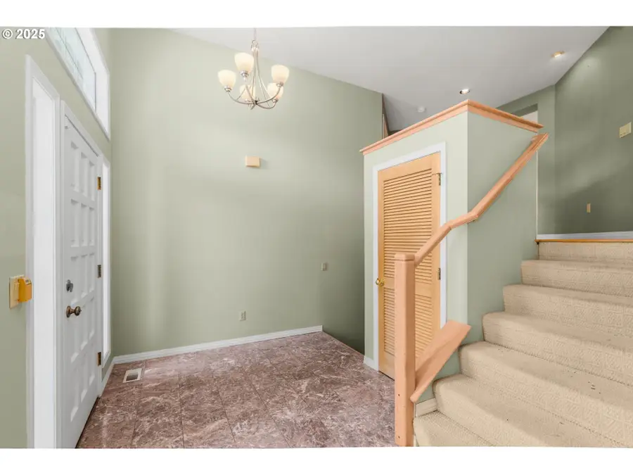 2731 SW 28th Dr, Portland, OR 97219 - Image #3