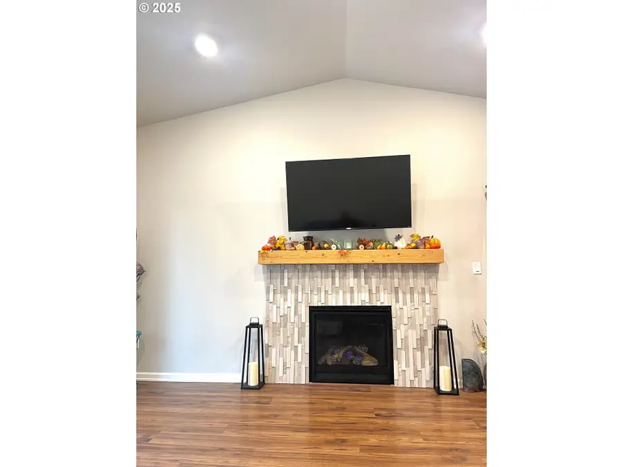 16610 Pine Creek Dr, La Pine, OR 97739 - Image #3