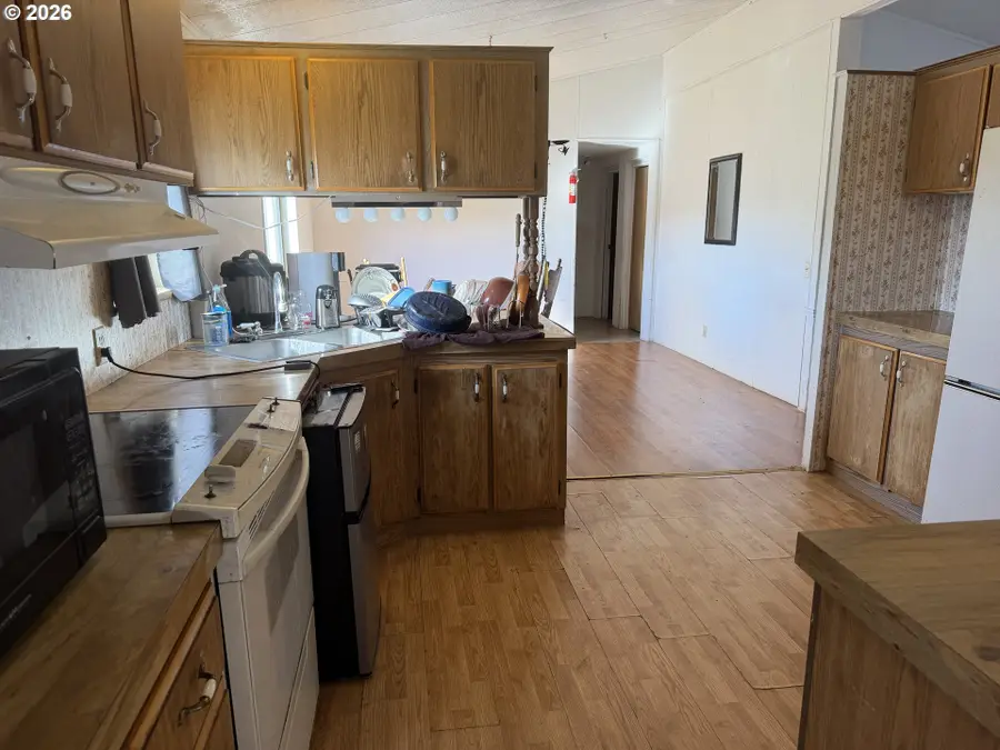 1901 Kalmia St, Sweet Home, OR 97386 - #3