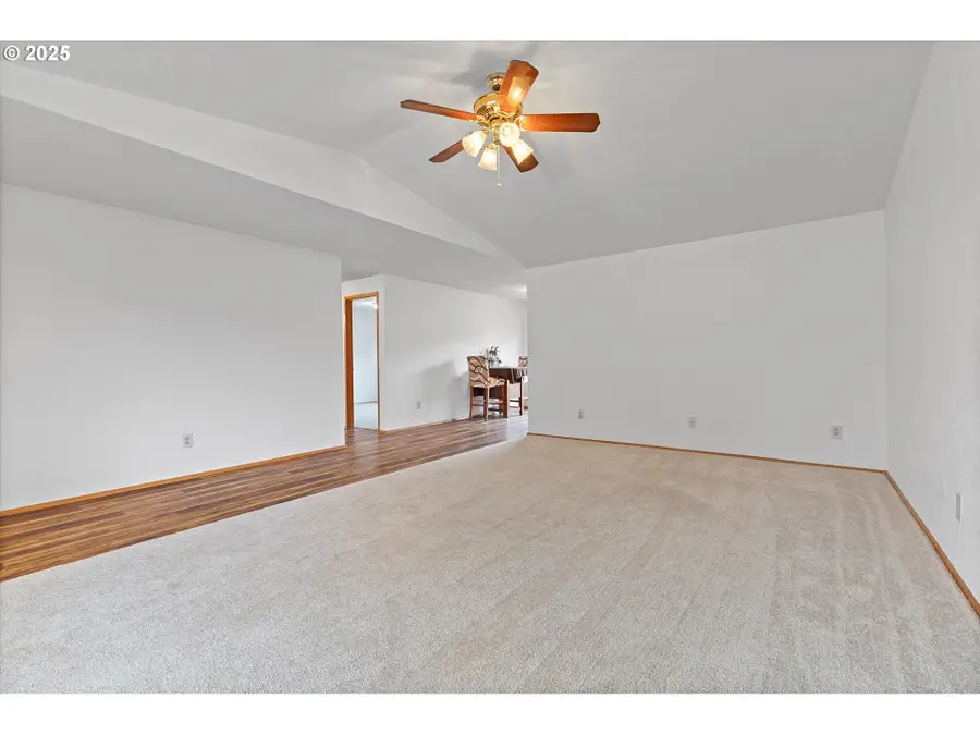 1804 N Aldersgate Ln, Newberg, OR 97132 - Image #3