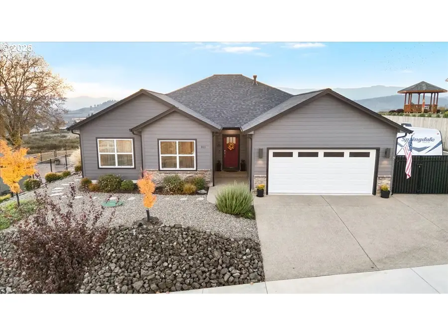 811 Pebble Creek St, Sutherlin, OR 97479 - Image #2