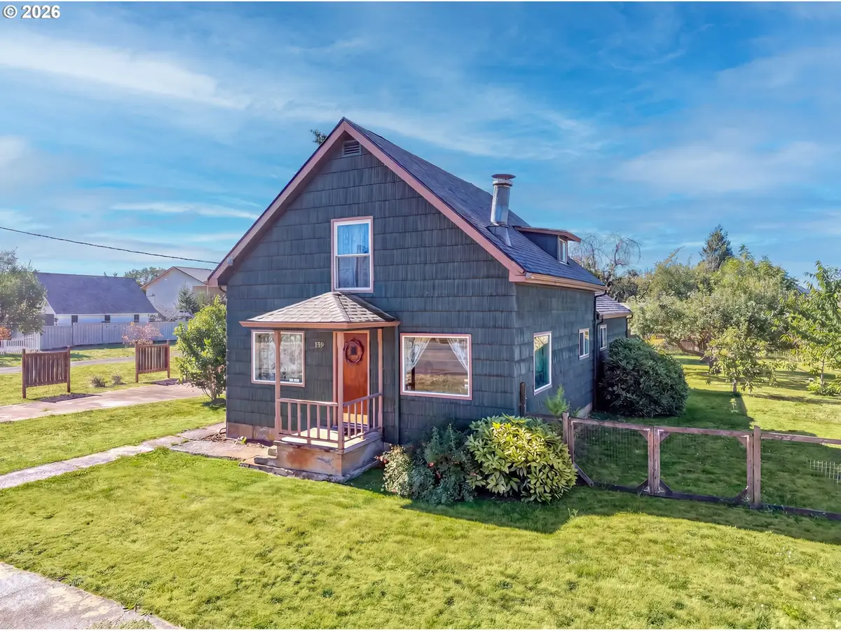 320 E Blakely Ave, Brownsville, OR 97327 - #1