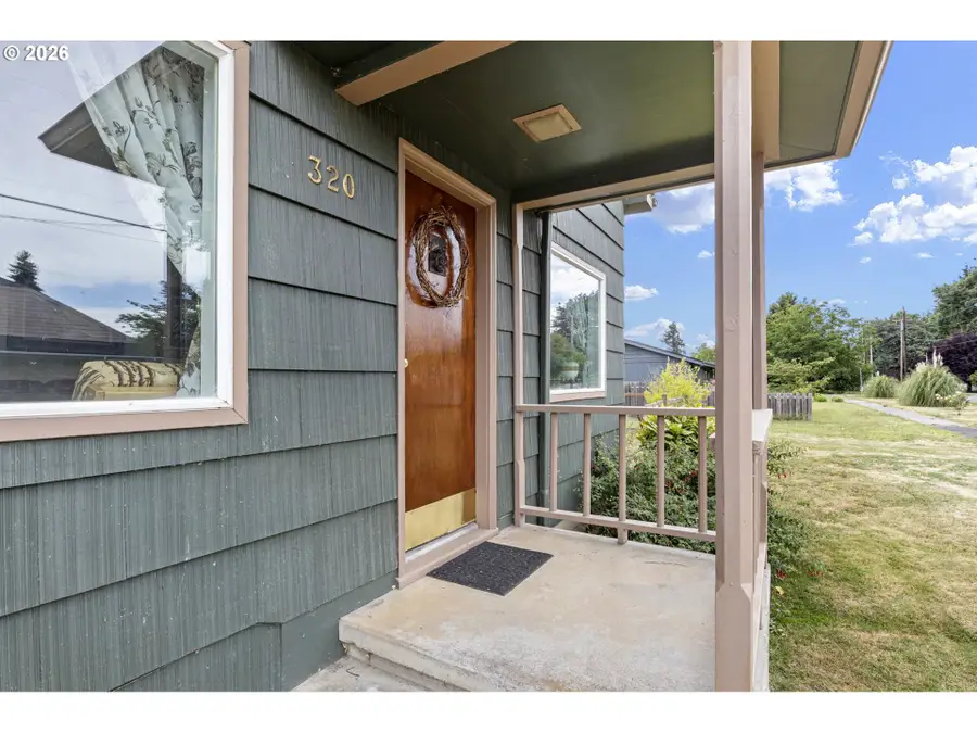 320 E Blakely Ave, Brownsville, OR 97327 - #3