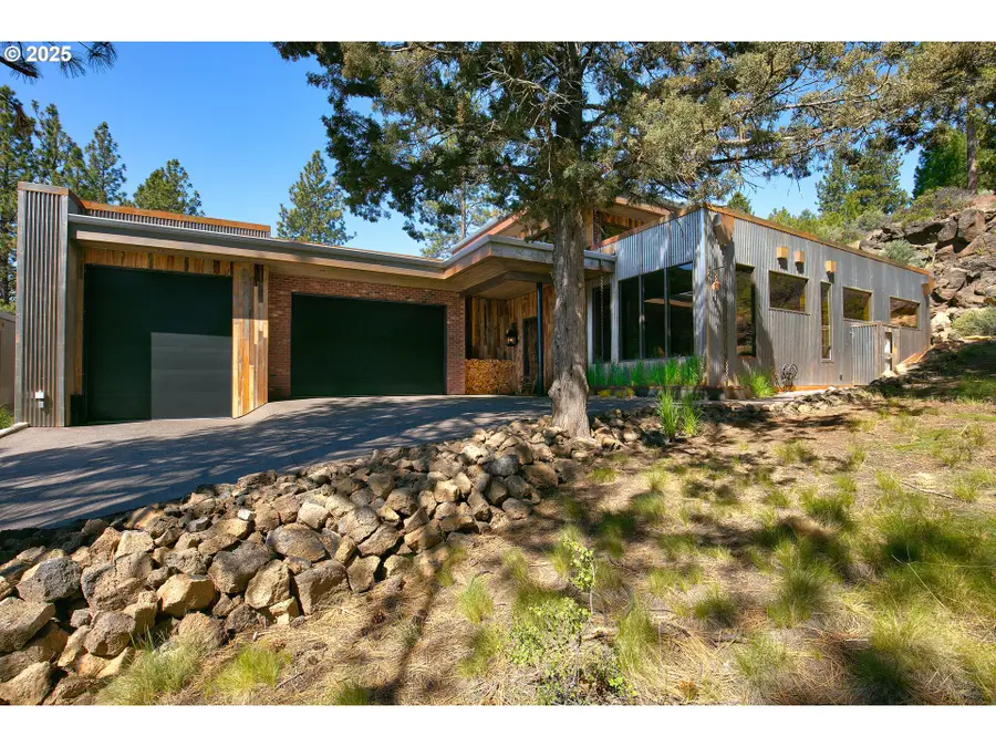 19476 SW Century Dr, Bend, OR 97702 - Image #2