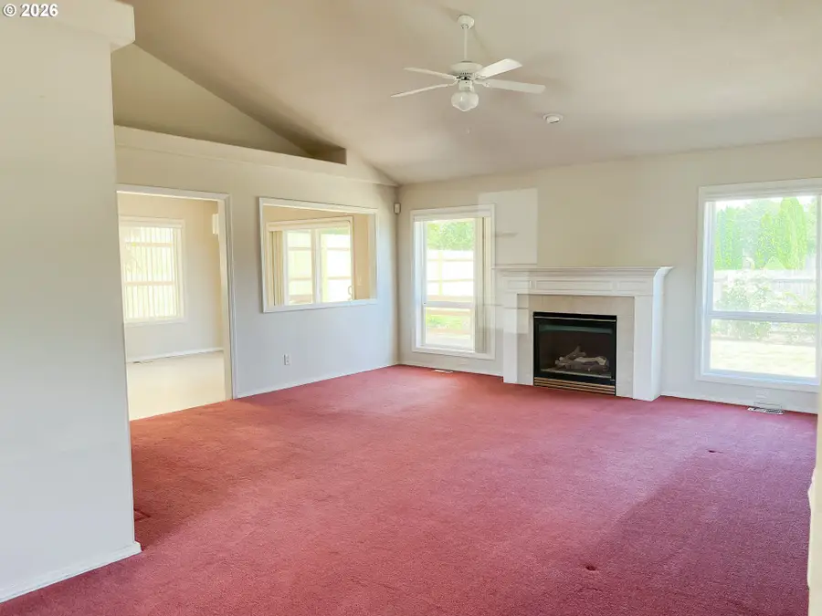 1325 Independence Ave, Woodburn, OR 97071 - #2