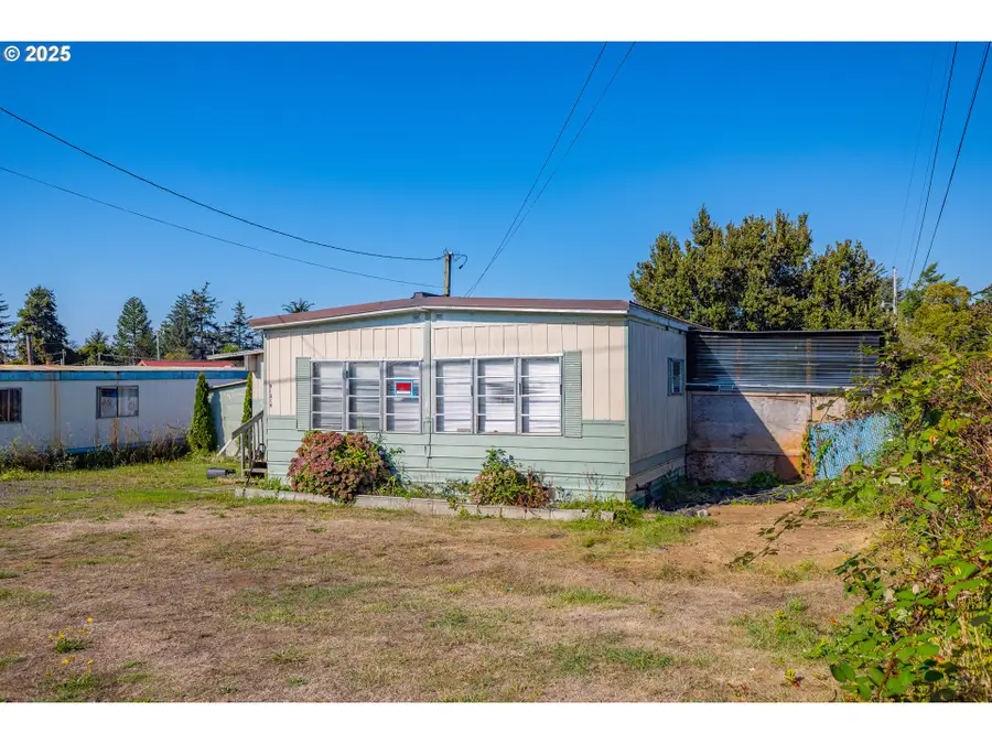 91319 Grinnell Ln, Coos Bay, OR 97420 - Image #2