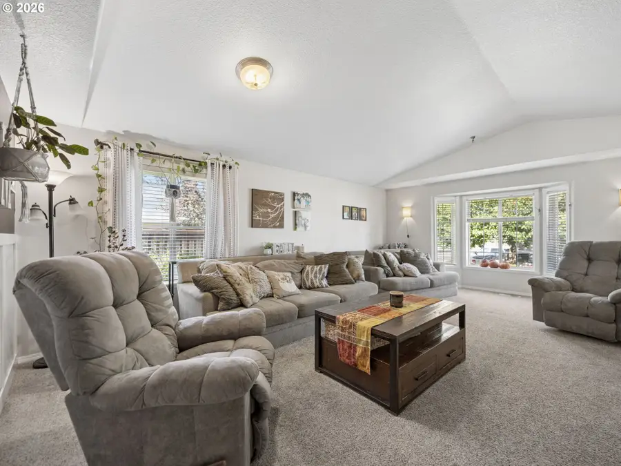 2174 Baines Blvd, Hubbard, OR 97032 - #3