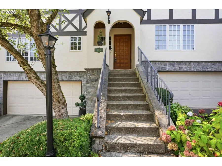 1915 NW Yorkshire Ln, Portland, OR 97229 - #2