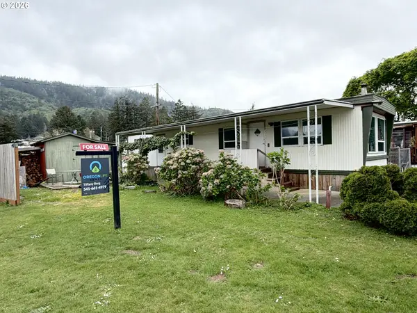 16345 Grootendorst Ln #2, Brookings, OR 97415