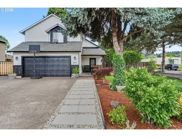 810 SE Locust St, Dundee, OR 97115
