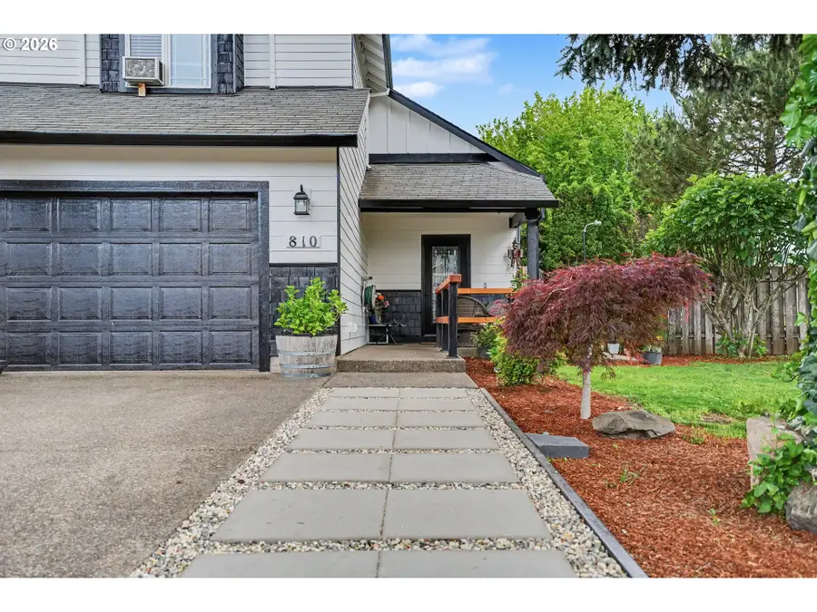 810 SE Locust St, Dundee, OR 97115 - #2