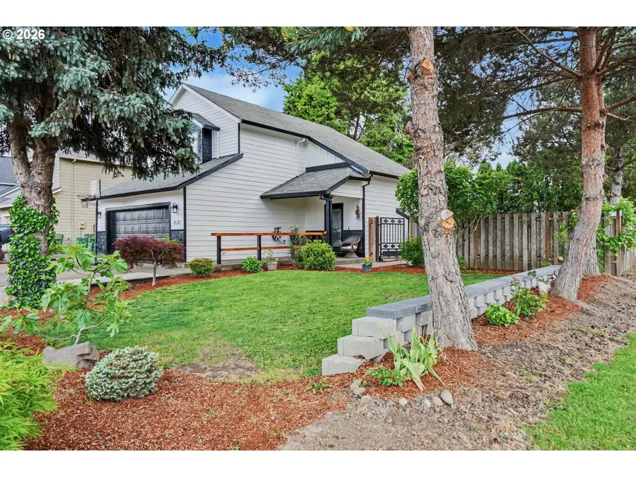810 SE Locust St, Dundee, OR 97115 - #3