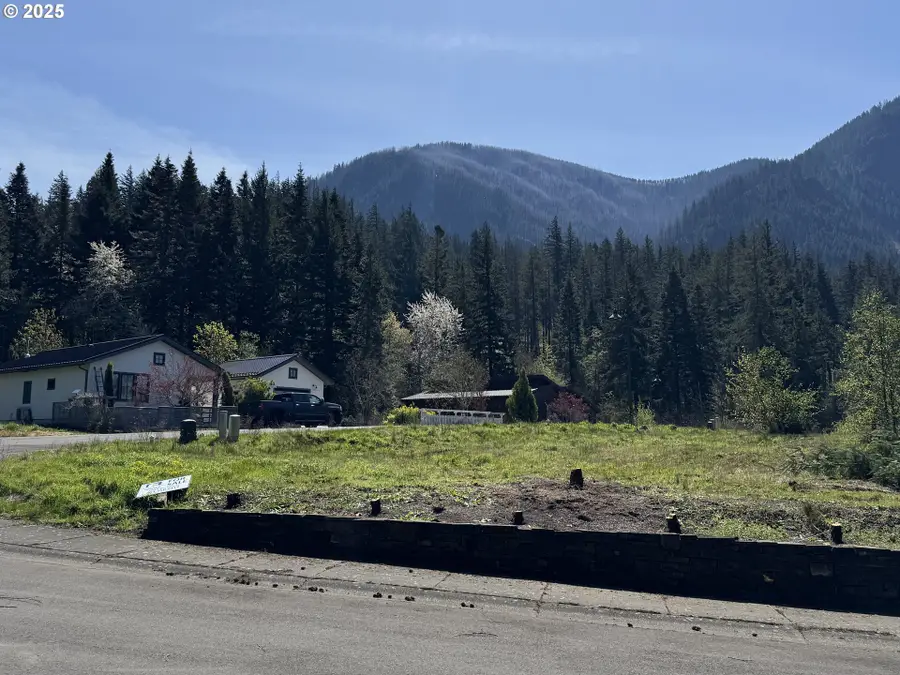 903 SW Spelling Pl #21, Cascade Locks, OR 97014 - Image #3