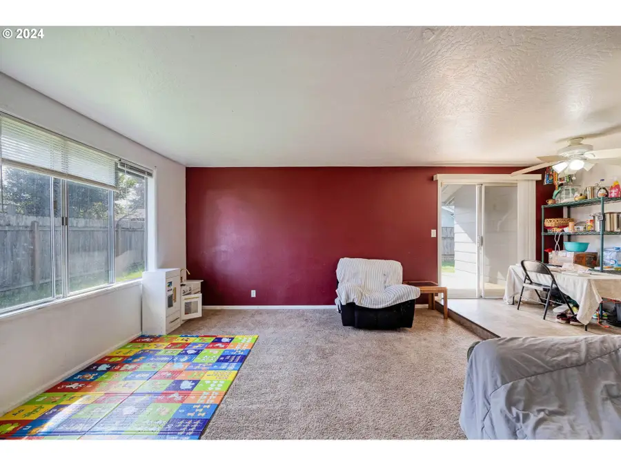 3870 W 18th Ave, Eugene, OR 97402 - #3