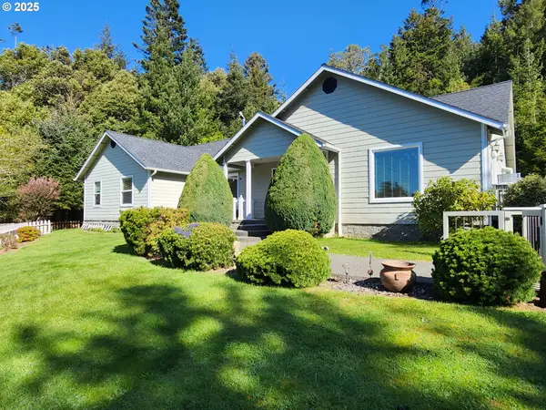 94342 Gauntlett St, GoldBeach, OR 97444