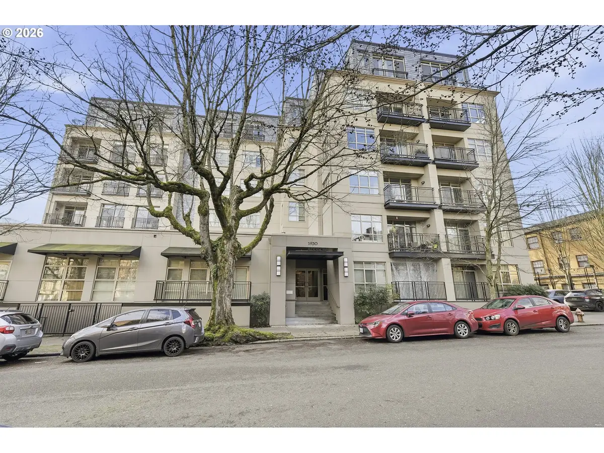 1930 NW Irving St #302, Portland, OR 97209 - Image #1