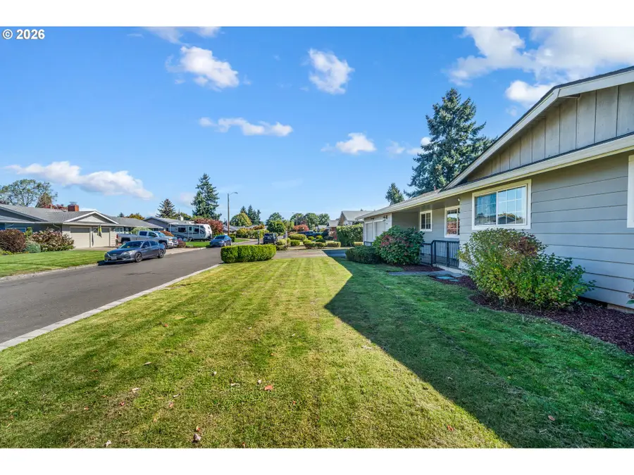 276 Knight Ave, Eugene, OR 97404 - #3