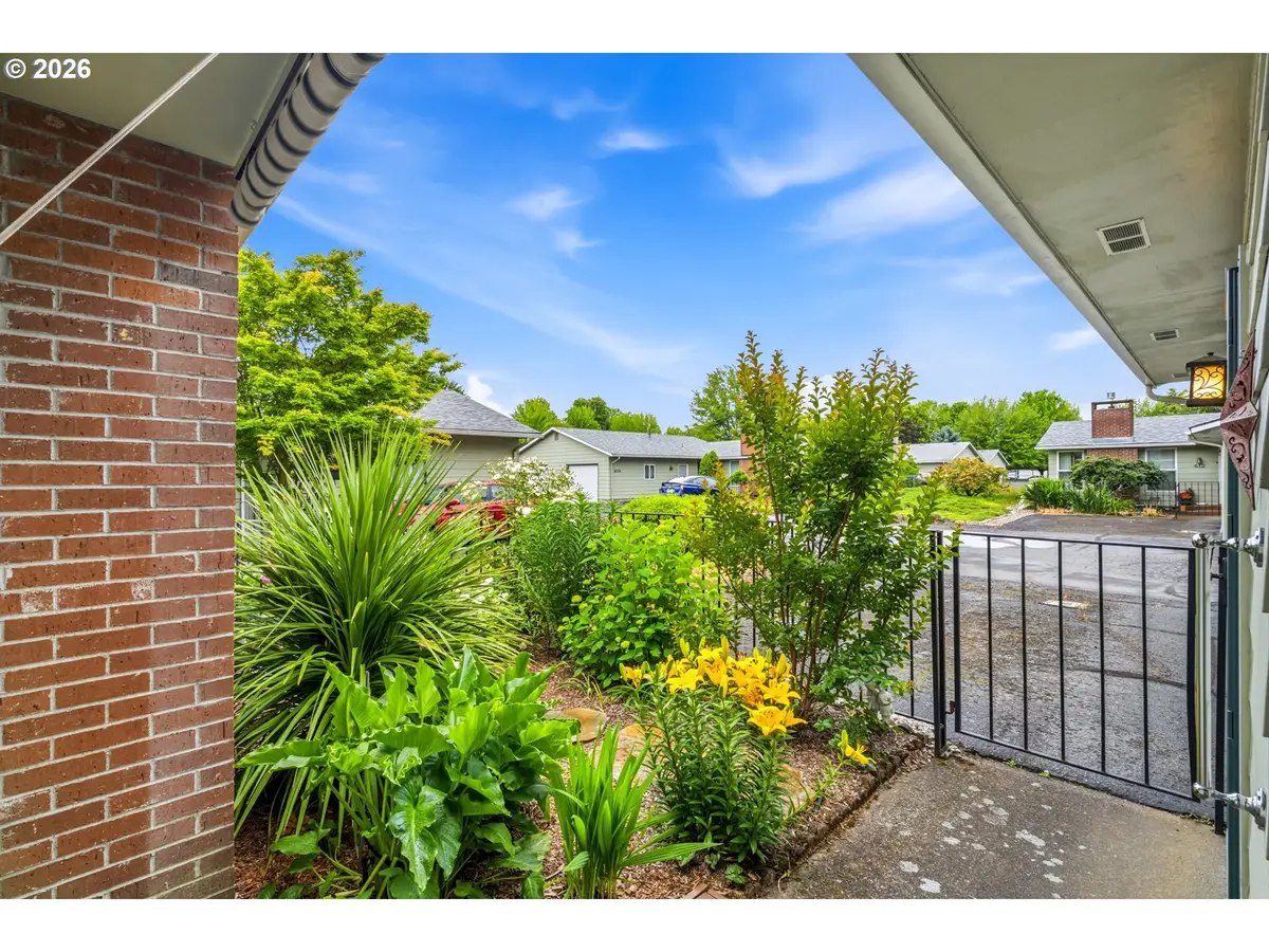 634 30th Ave, Albany, OR 97322 - #1