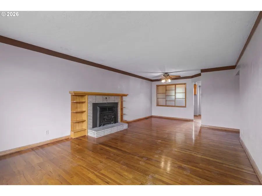 2450 Edgewood Ave Ne, Salem, OR 97301 - #2