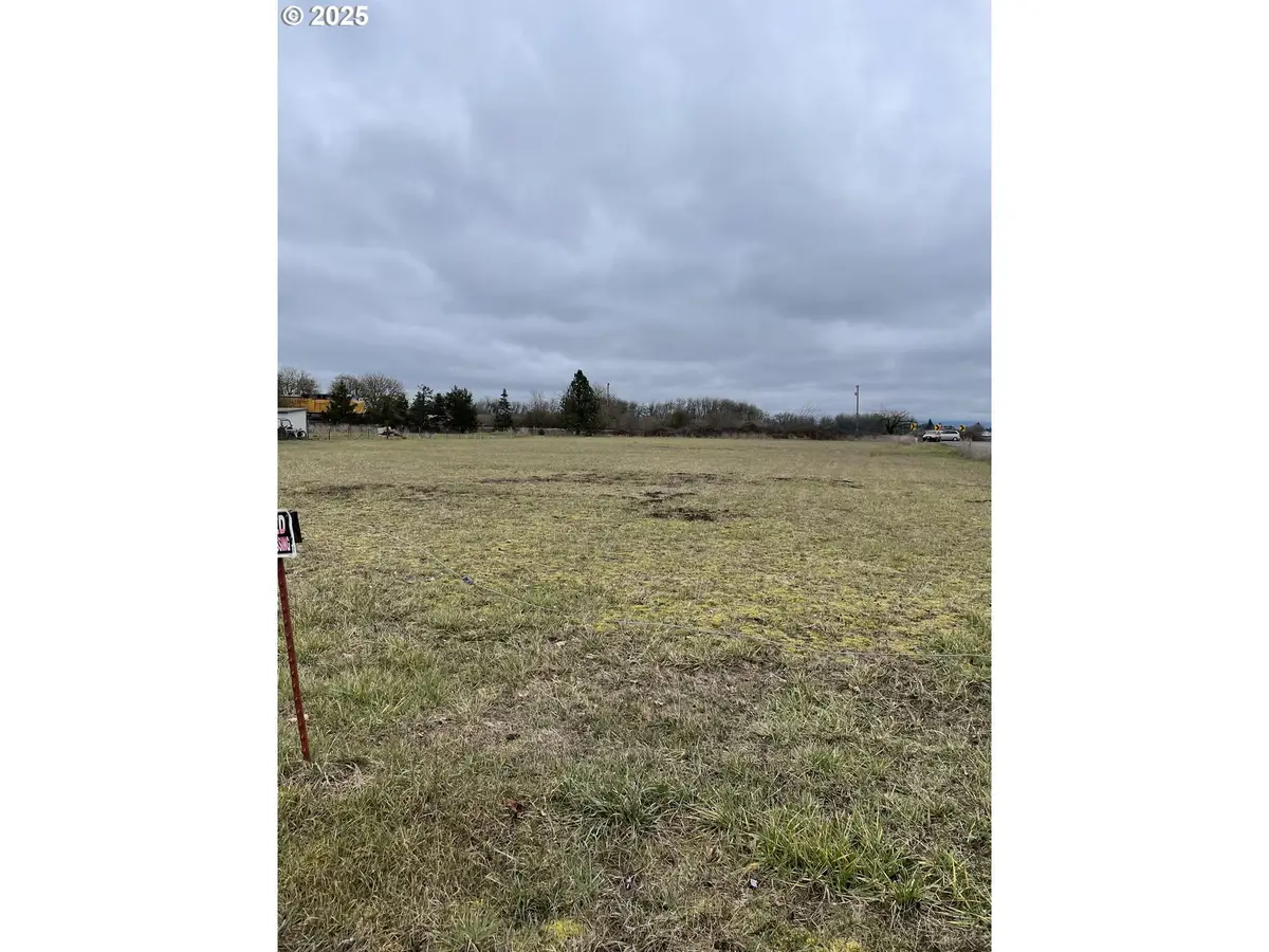 Monya Ln, Eugene, OR 97402 - Image #1