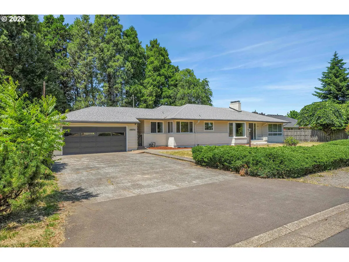 19531 Central Point Rd, Oregon City, OR 97045 - #1