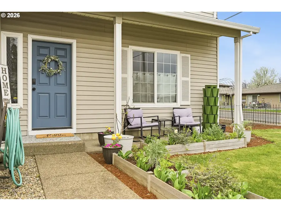 641 Mary Dr, Molalla, OR 97038 - #3