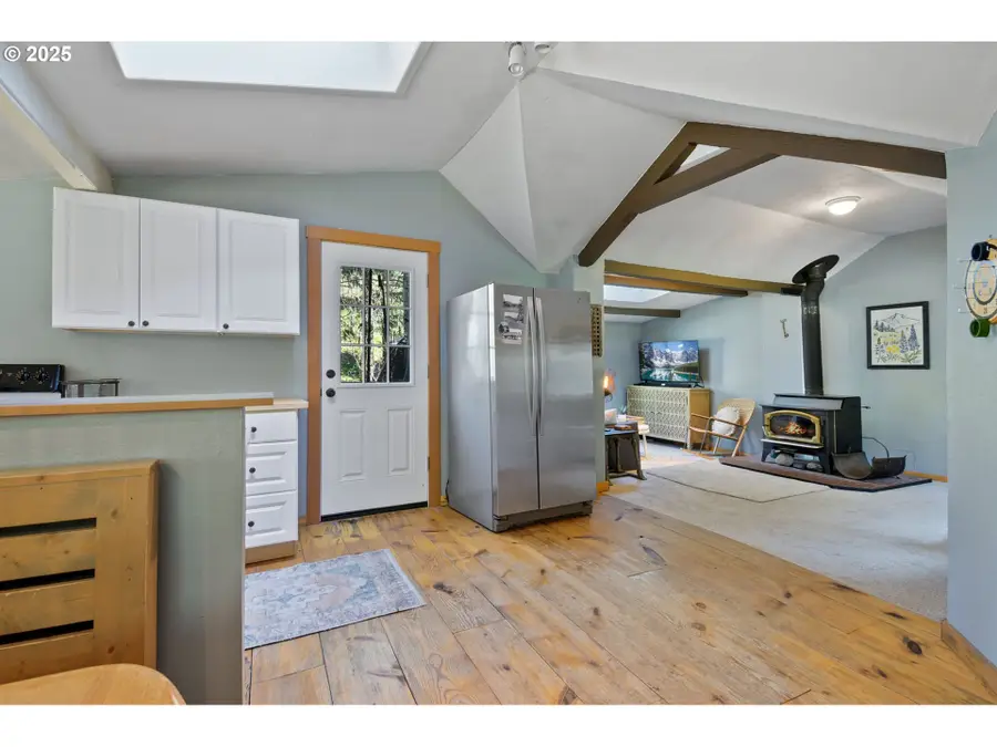 625 Wilson Rd, Mosier, OR 97040 - Image #2